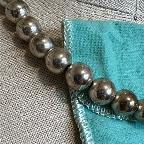 Authentic Tiffany & Co. Silver Pearl Necklace and Bracelet set - Picture 2 of 5